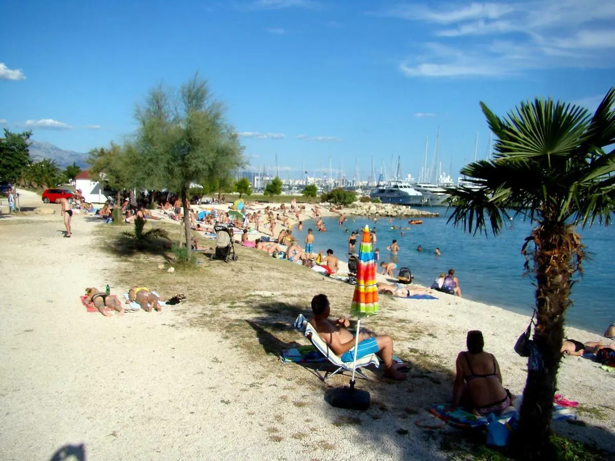Kike Apartment Kastela